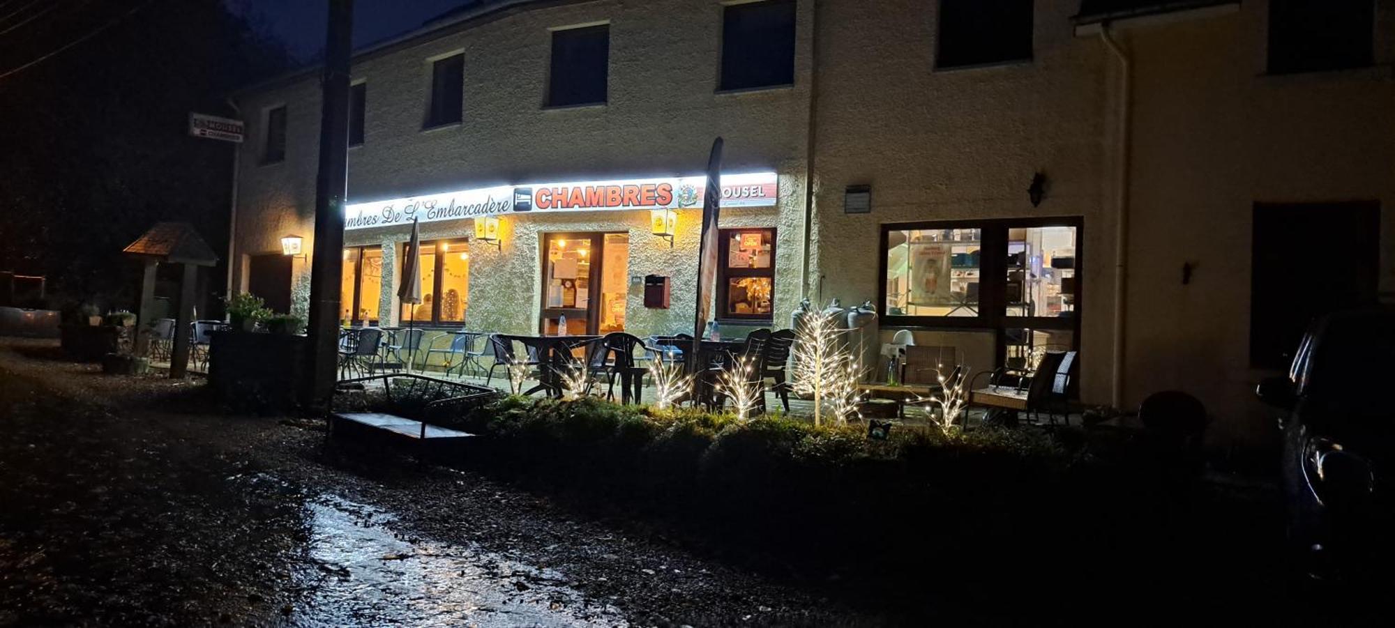 Dikke Vriend , Herberg & Taverne Chiny Exterior foto